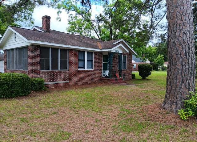 Property at 1401 Carswell Ave, Waycross, GA 31501, 2 beds, 1 bath