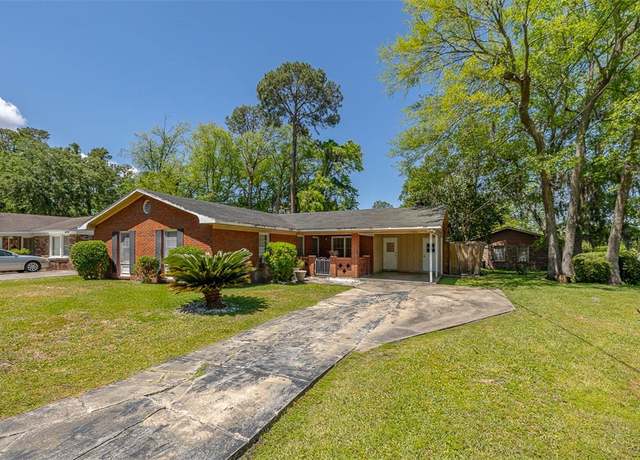 Property at 135 Kensington Dr, Brunswick, GA 31525, 3 beds, 2 baths