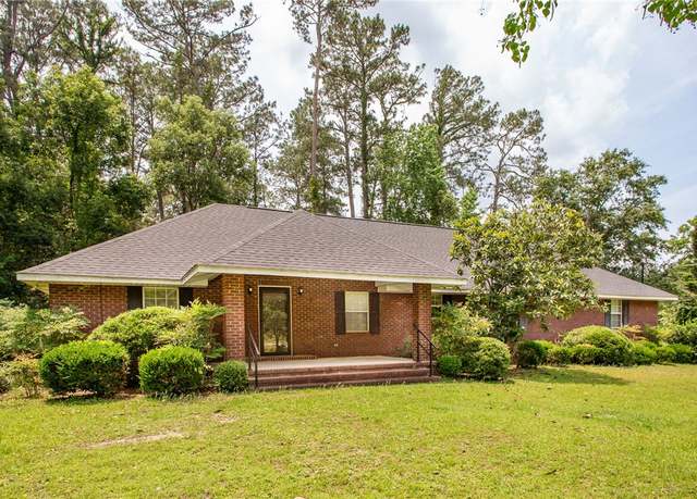 Property at 1709 Suwanne Dr, Waycross, GA 31501, 3 beds, 2 baths