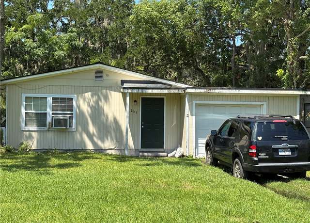 Property at 703 Gordon St, Brunswick, GA 31520, 3 beds, 1 bath