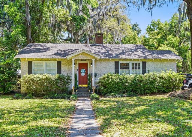 Property at 1206 Magnolia Ave, Brunswick, GA 31520, 3 beds, 2 baths