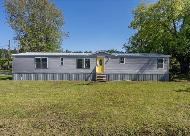 Property at 2199 Minnesota Ave, Waycross, GA 31503, 3 beds, 3 baths