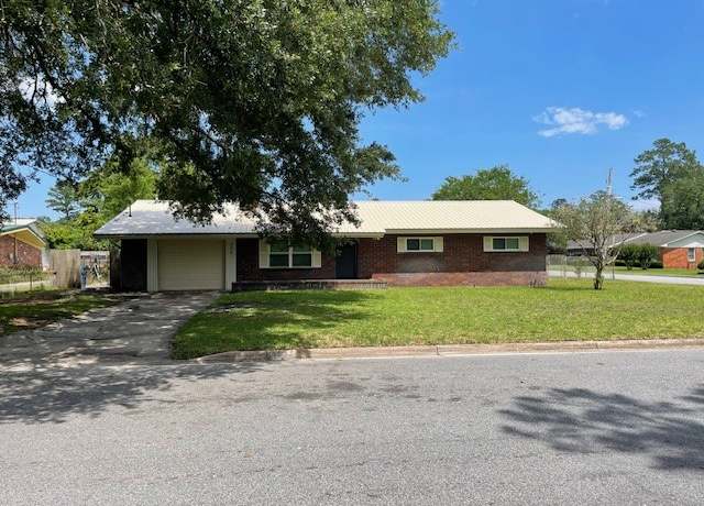 Property at 3204 Dogwood Ave, Brunswick, GA 31520, 4 beds, 2.5 baths