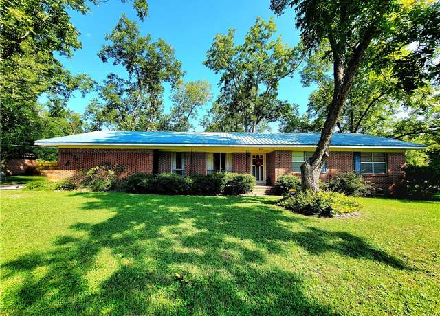 Property at 109 Hebard St, Waycross, GA 31501, 3 beds, 2 baths
