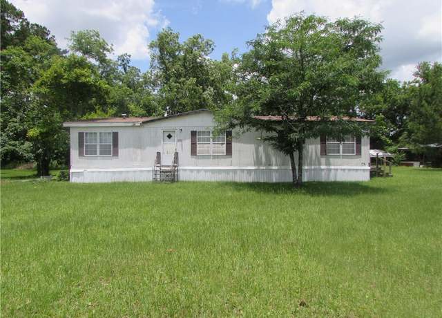 Property at 2300 New York Ave, Waycross, GA 31503, 3 beds, 2 baths