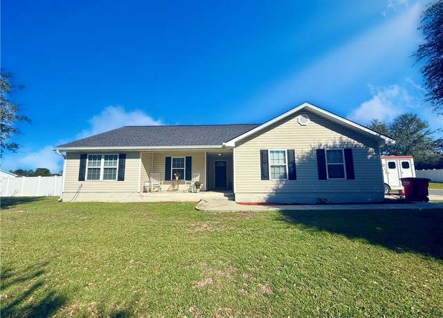 Property at 582 Pinehurst Dr, Blackshear, GA 31516, 3 beds, 2 baths