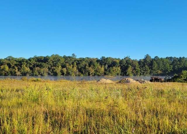 Property at 02 Alton Cir, Waycross, GA 31501