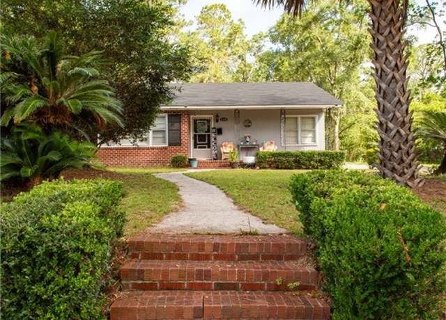 Property at 1405 Grove Ave, Waycross, GA 31501, 3 beds, 2 baths