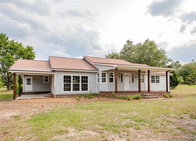 Property at 3 Dixon Ln, Blackshear, GA 31516, 3 beds, 2 baths