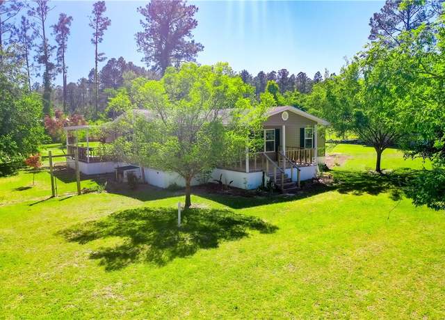 Property at 3117 Shalom Dr, Blackshear, GA 31516, 3 beds, 2 baths
