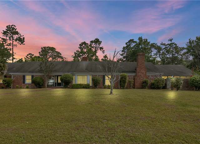Property at 1001 Coral Rd, Waycross, GA 31501, 4 beds, 3.5 baths