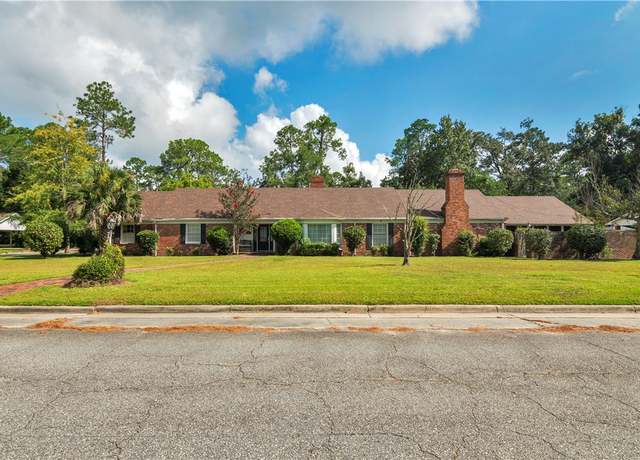 Property at 1001 Coral Rd, Waycross, GA 31501, 4 beds, 3.5 baths