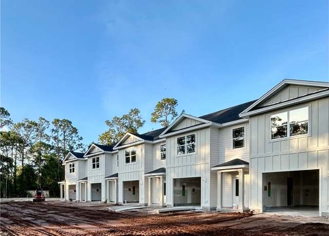 Property at 577 S Arizona St, Kingsland, GA 31548, 3 beds, 2.5 baths
