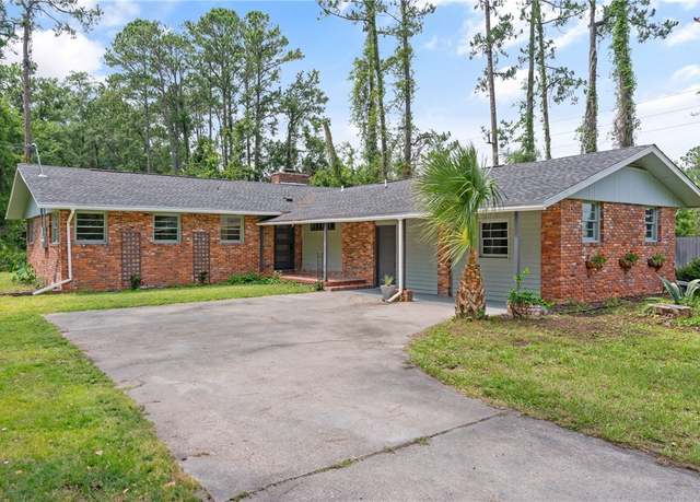Property at 200 Satilla Dr, Brunswick, GA 31523, 4 beds, 3 baths