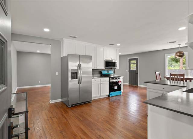 Property at 200 Satilla Dr, Brunswick, GA 31523, 4 beds, 3 baths