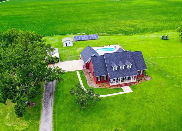 Property at 5502 Howard Rd, Blackshear, GA 31516, 5 beds, 3.5 baths