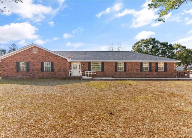 Property at 3422 Central Ave, Waycross, GA 31503, 4 beds, 3 baths