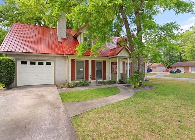 Property at 110 Landover Dr, Brunswick, GA 31525, 3 beds, 2.5 baths
