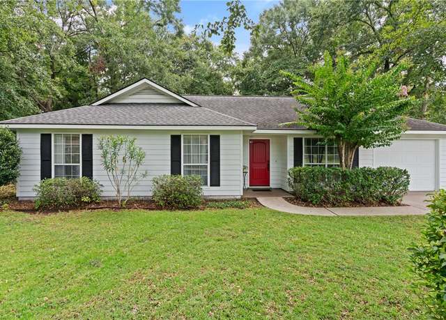 Property at 220 Camden Dr, Brunswick, GA 31523, 3 beds, 2 baths