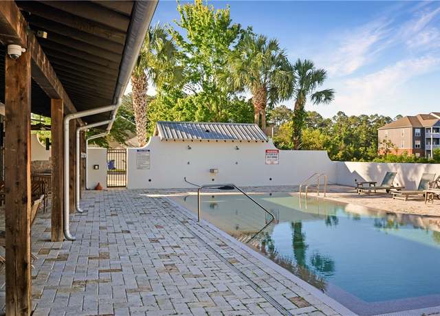 Property at 225 Bottlebrush Walk, Brunswick, GA 31525, 3 beds, 2 baths