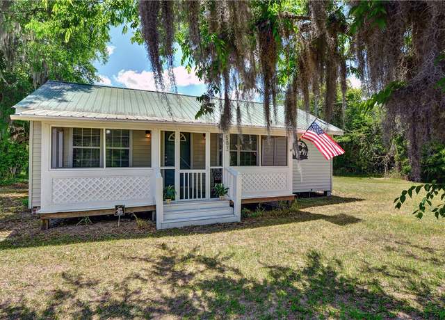 Property at 503 Sixth St W, Darien, GA 31305, 2 beds, 2 baths