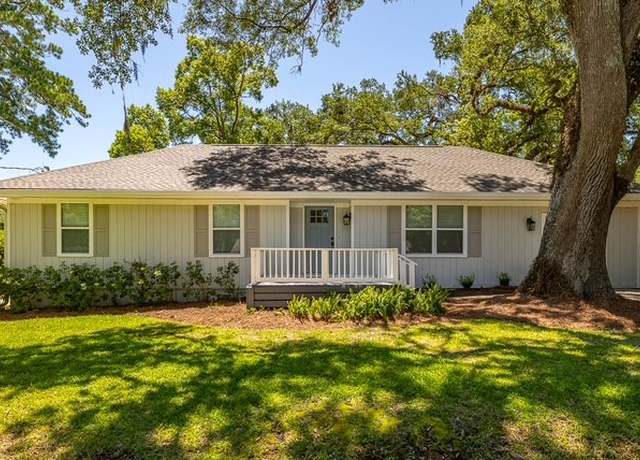 Property at 102 Sapelo St, St Simons Island, GA 31522, 3 beds, 2 baths