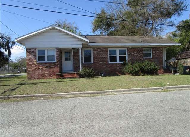 Property at 2501 Wolfe St, Brunswick, GA 31520, 3 beds, 2 baths
