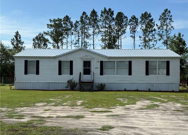 Property at 4900 Cate Dr, Waycross, GA 31503, 4 beds, 2 baths