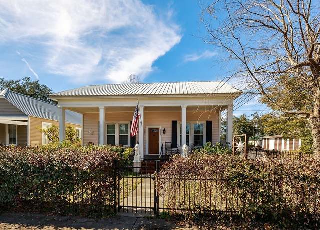 Property at 1929 Union St, Brunswick, GA 31520, 3 beds, 3 baths