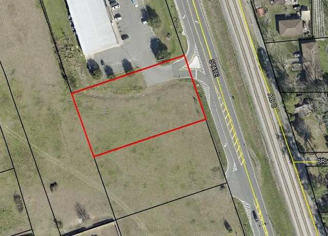Property at 02 State St, Waycross, GA 31503