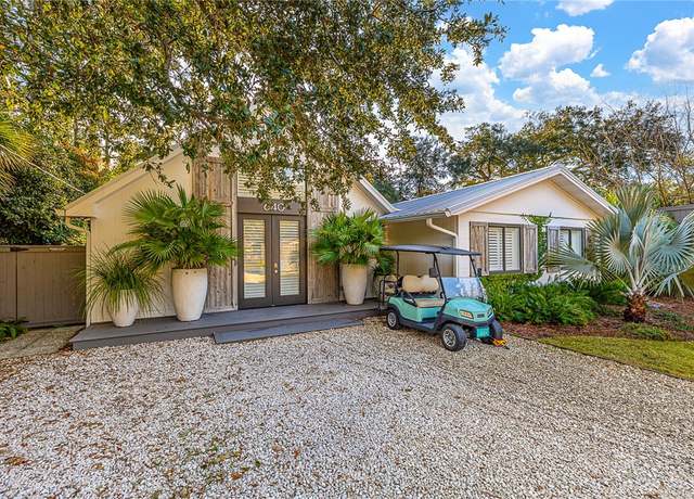 Property at 640 Oak St, St Simons Island, GA 31522, 3 beds, 2.5 baths