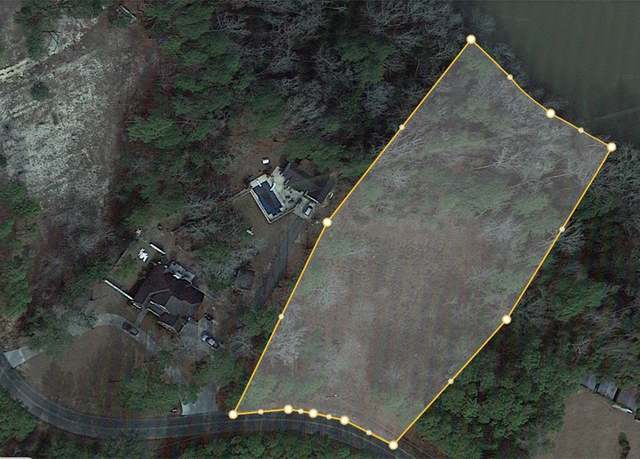 Property at 1 Altamaha Rd, Jesup, GA 31545