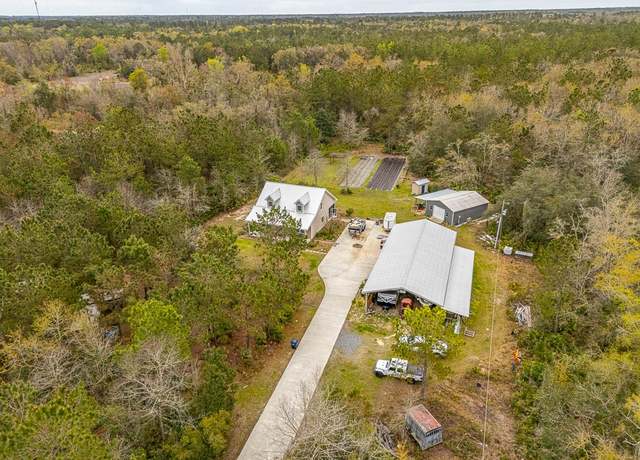 Property at 322 Fisher Massey Rd, Waverly, GA 31565, 3 beds, 3.5 baths
