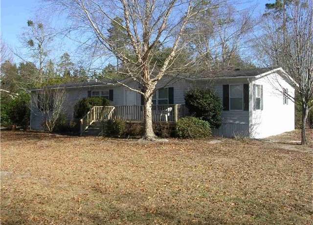 Property at 102 Touchstone Dr, Brunswick, GA 31525, 3 beds, 4.5 baths