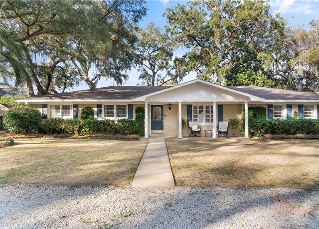 Property at 264 Menendez Ave, St Simons Island, GA 31522, 4 beds, 3 baths