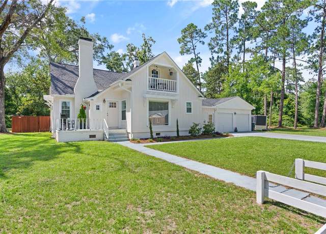 Property at 686 S Fourth St, Jesup, GA 31545, 5 beds, 3 baths