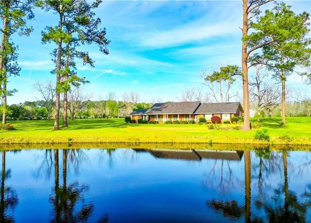 Property at 2227 Ware St, Blackshear, GA 31516, 3 beds, 3 baths