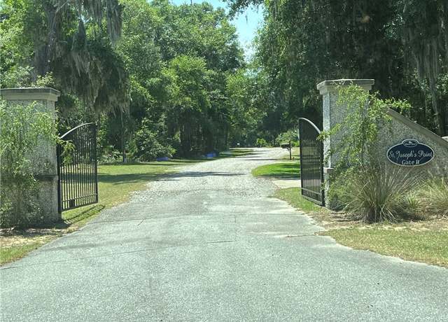 Property at 24 Light House Ct, Darien, GA 31305