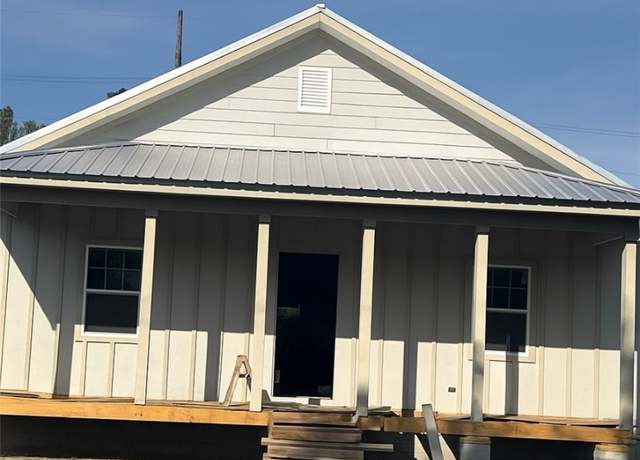 Property at 2918 Wolf St, Brunswick, GA 31520, 3 beds, 2 baths