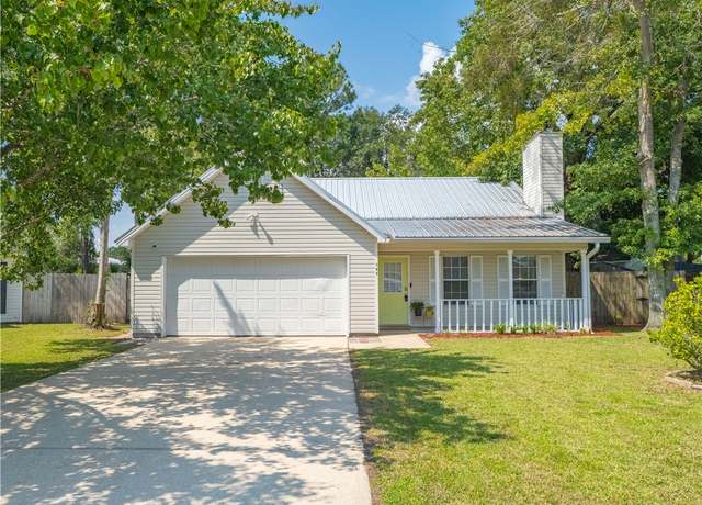Property at 104 Claire Ct, Brunswick, GA 31525, 3 beds, 2 baths