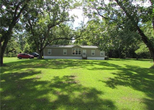 Property at 3239 Bob Bowen Rd, Blackshear, GA 31516, 3 beds, 2 baths