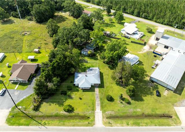 Property at 2388 Waycross Hwy, Jesup, GA 31545, 3 beds, 2 baths