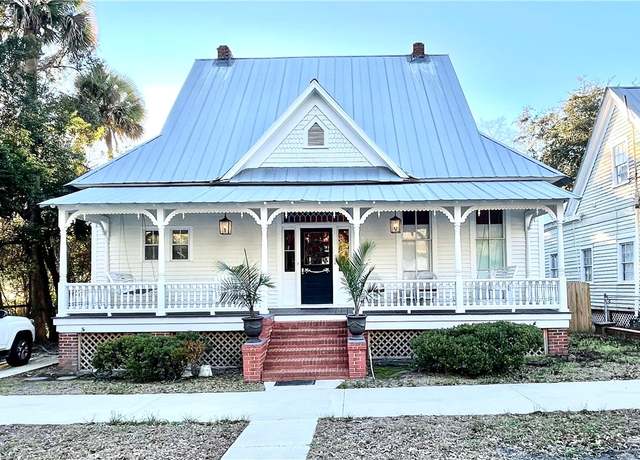Property at 1915 Union St, Brunswick, GA 31520, 3 beds, 3 baths