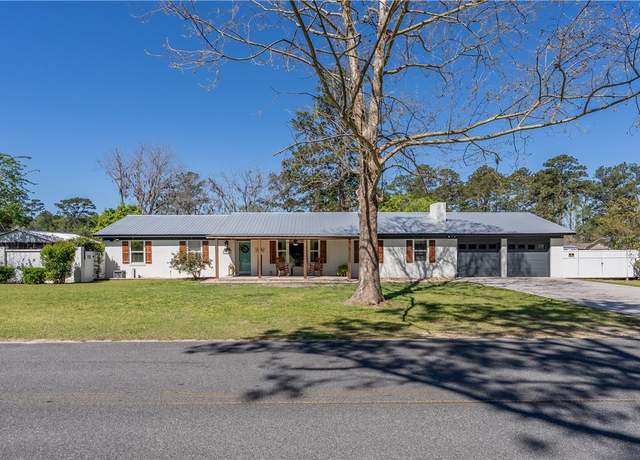 Property at 2075 Sylvia Ln, Waycross, GA 31503, 4 beds, 3 baths