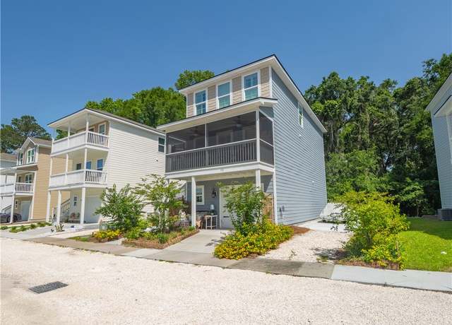Property at 138 Mohr Club Dr Dr, Darien, GA 31305, 4 beds, 3.5 baths