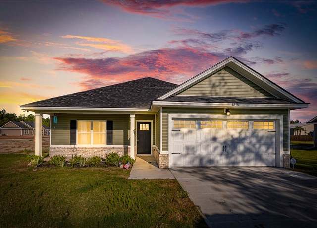 Property at 1816 S Palm St, Jesup, GA 31546, 3 beds, 2 baths