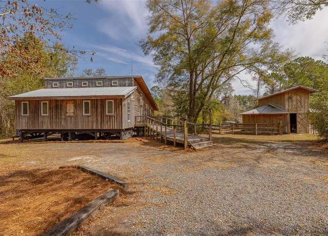 Property at 68 Holly Hill Dr, Waynesville, GA 31566, 3 beds, 2 baths