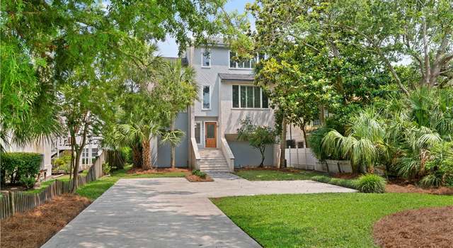 Photo of 1604 Bruce Dr, St Simons Island, GA 31522