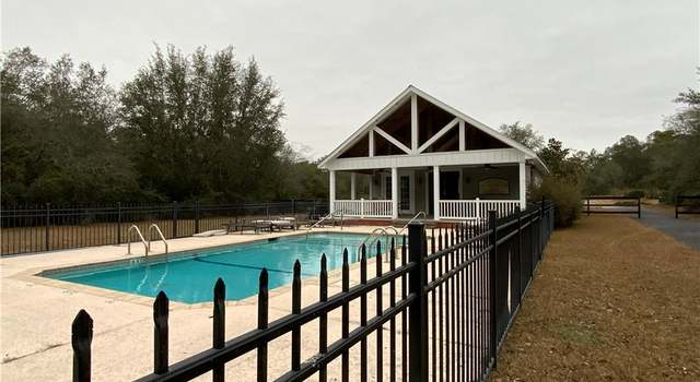 Photo of 107 Plantation Pines Dr, Blackshear, GA 31503
