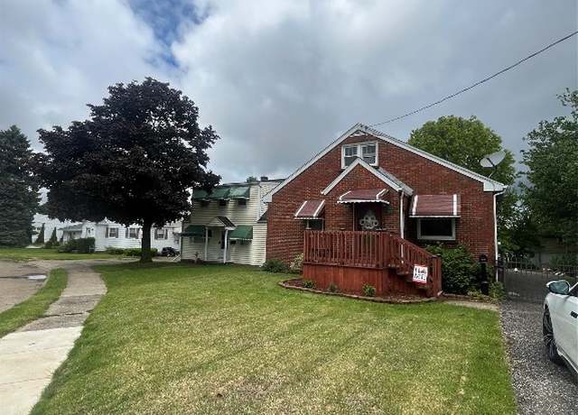 Property at 1420 Maple Leaf Dr, Erie, PA 16508, 3 beds, 1.5 baths